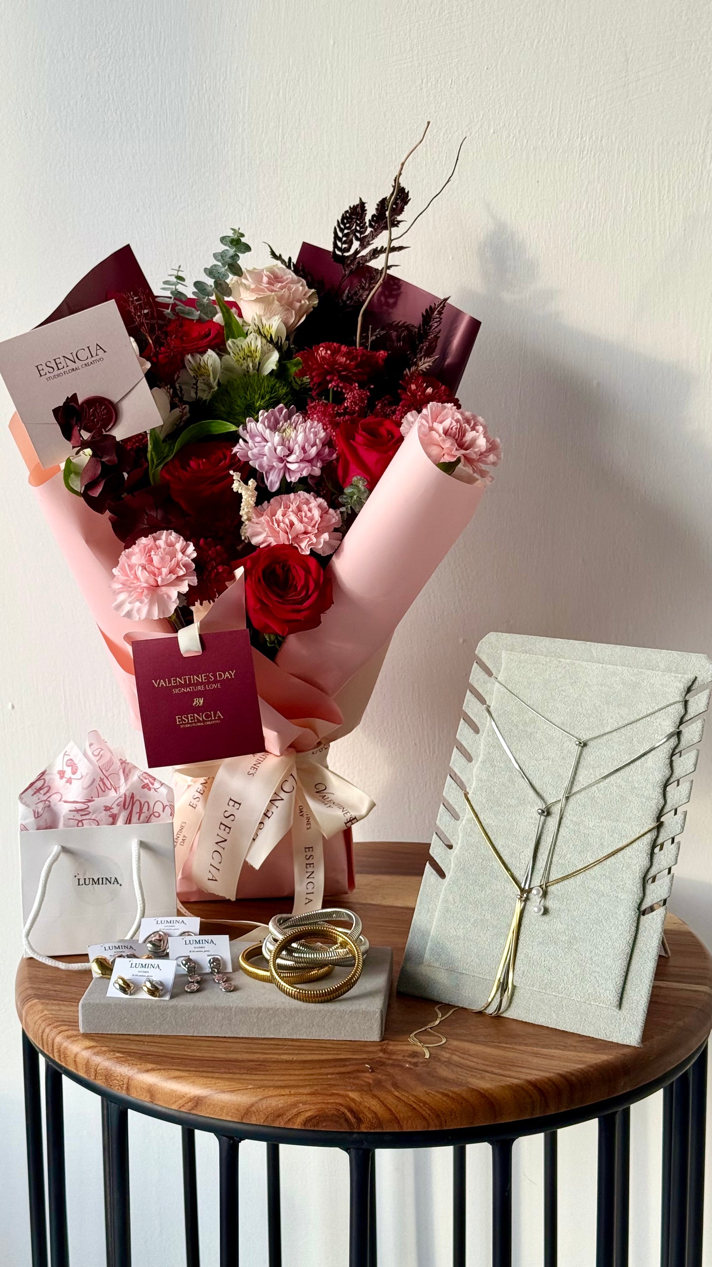 Lumina Glow · Chico